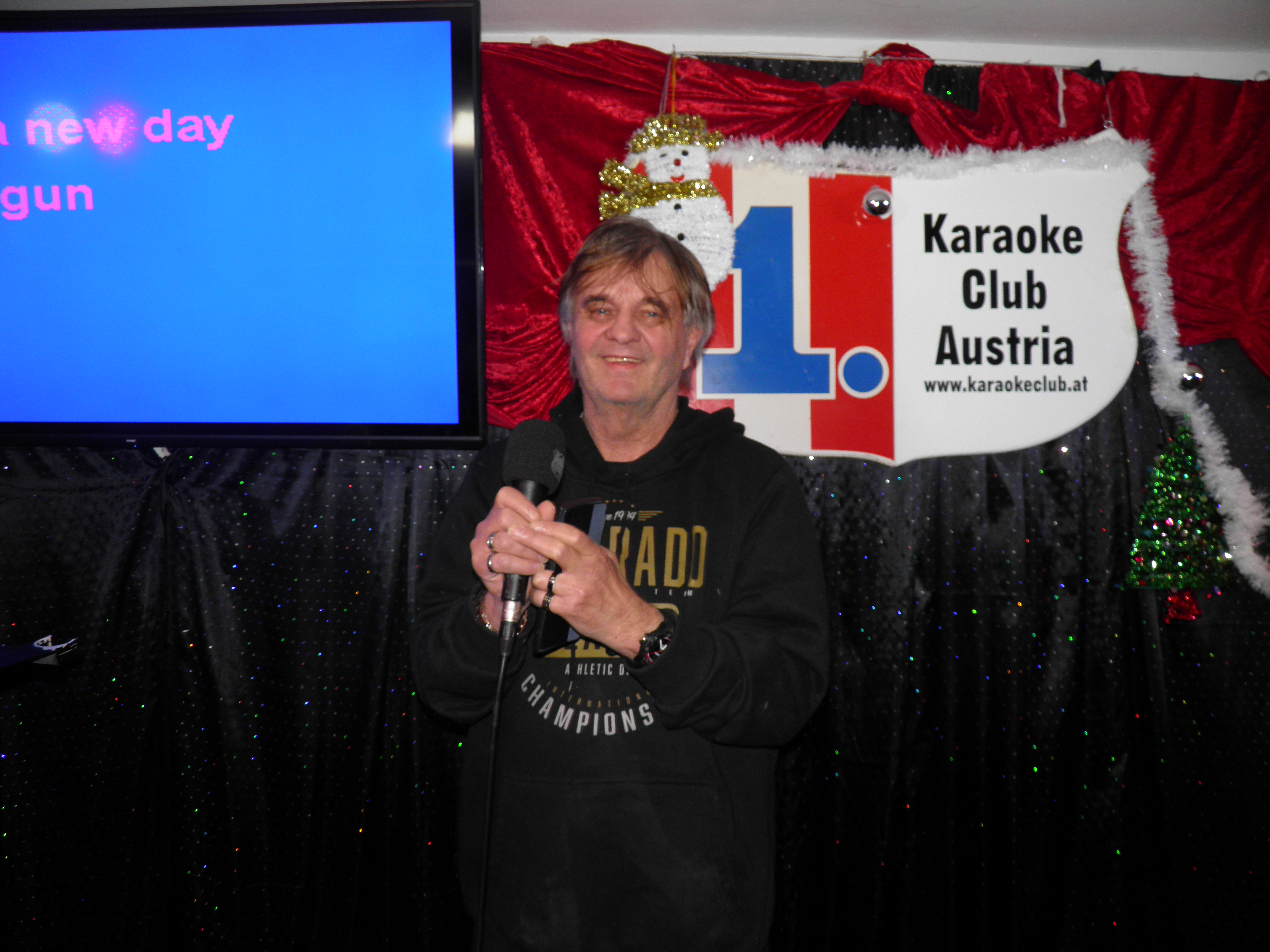 ../clientdata/karaokeclub/photos/aktuell/2025-12-26-18h39m39.JPG