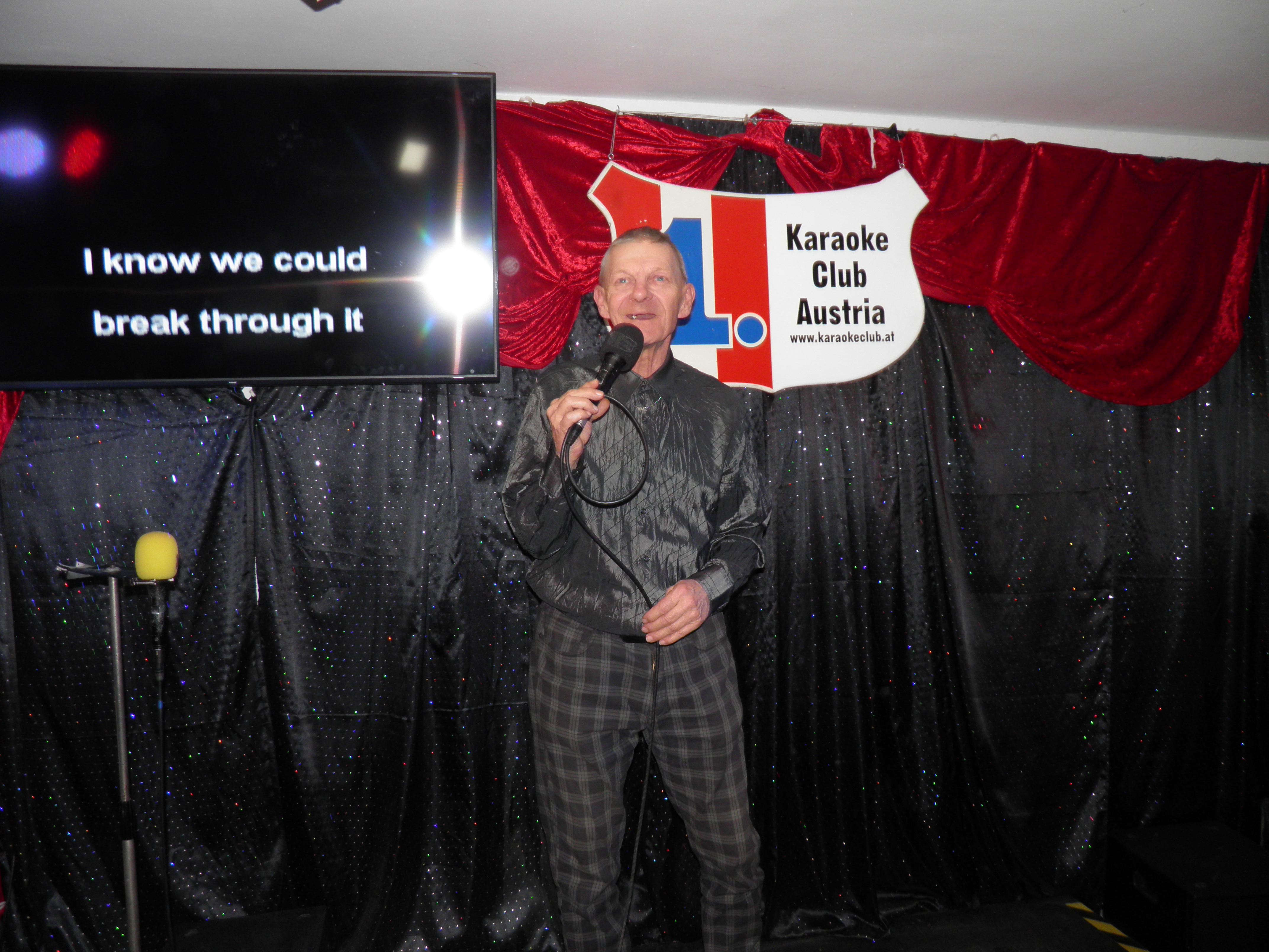 ../clientdata/karaokeclub/photos/vormonat/images/178101227011.JPG ../clientdata/karaokeclub/photos/vormonat/images/178101227011.JPG