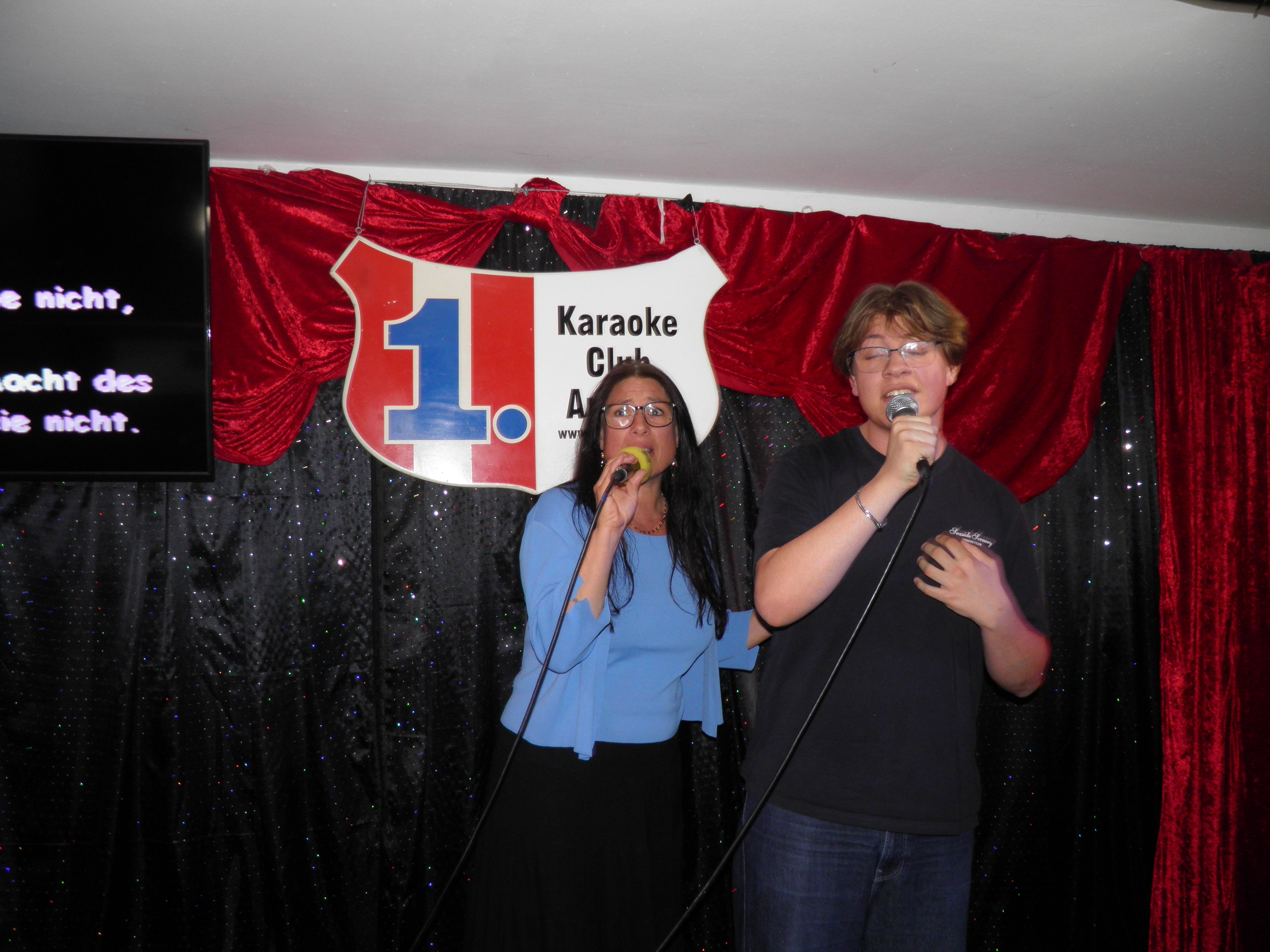 ../clientdata/karaokeclub/photos/vormonat/images/178101227014.JPG ../clientdata/karaokeclub/photos/vormonat/images/178101227014.JPG