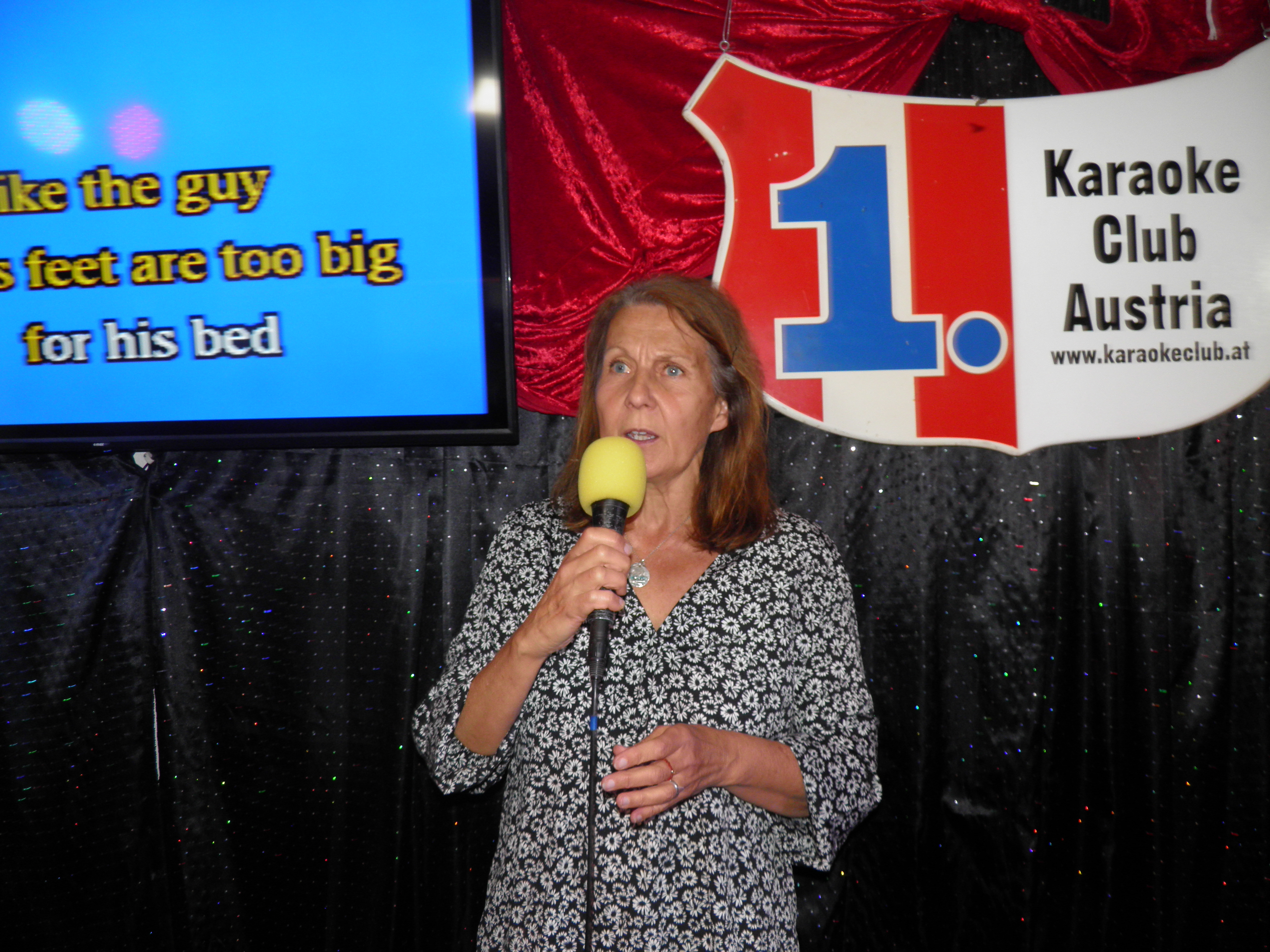 ../clientdata/karaokeclub/photos/vormonat/images/17810123943.JPG ../clientdata/karaokeclub/photos/vormonat/images/17810123943.JPG
