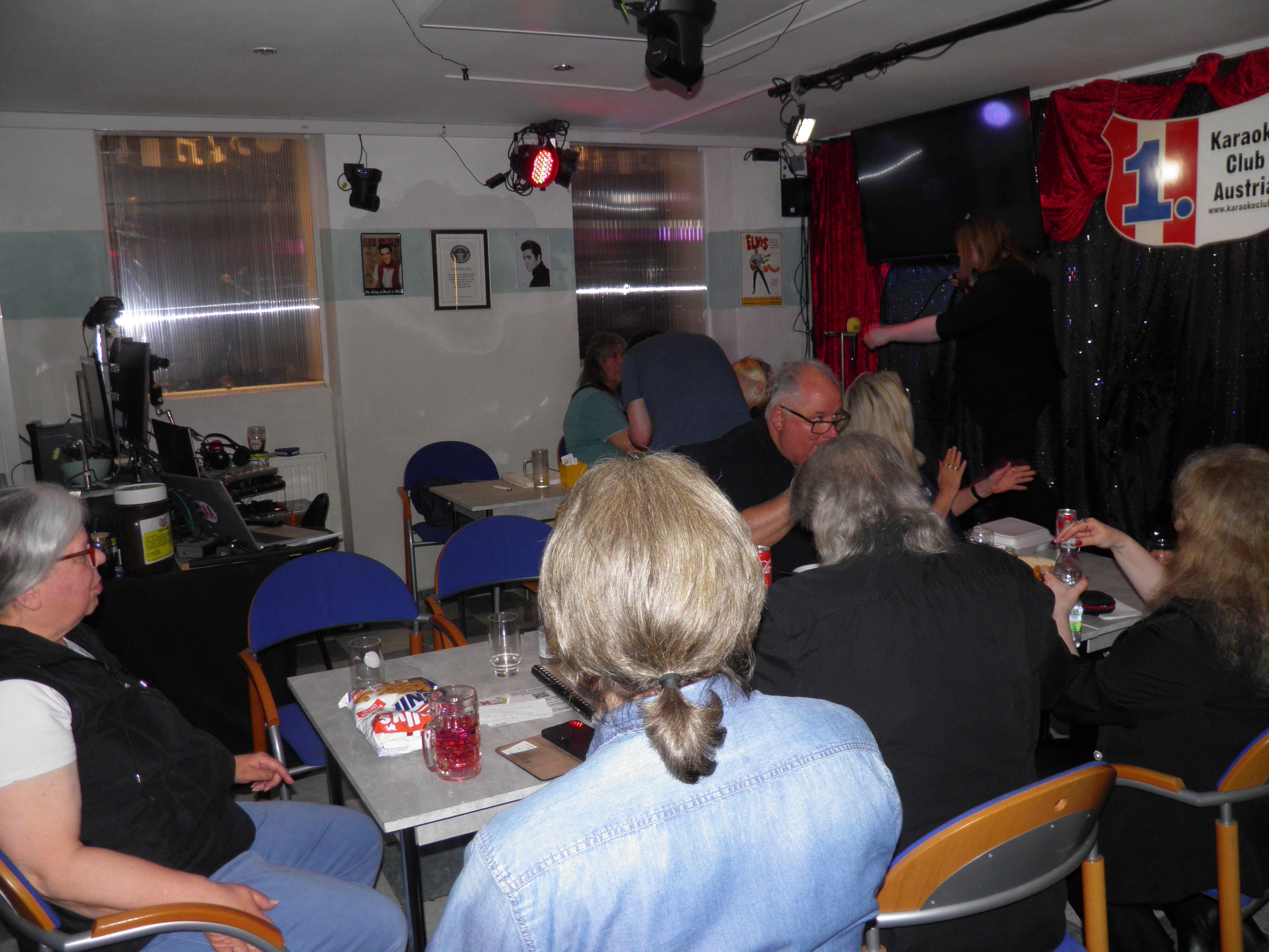 ../clientdata/karaokeclub/photos/vormonat/images/178101244215.JPG ../clientdata/karaokeclub/photos/vormonat/images/178101244215.JPG