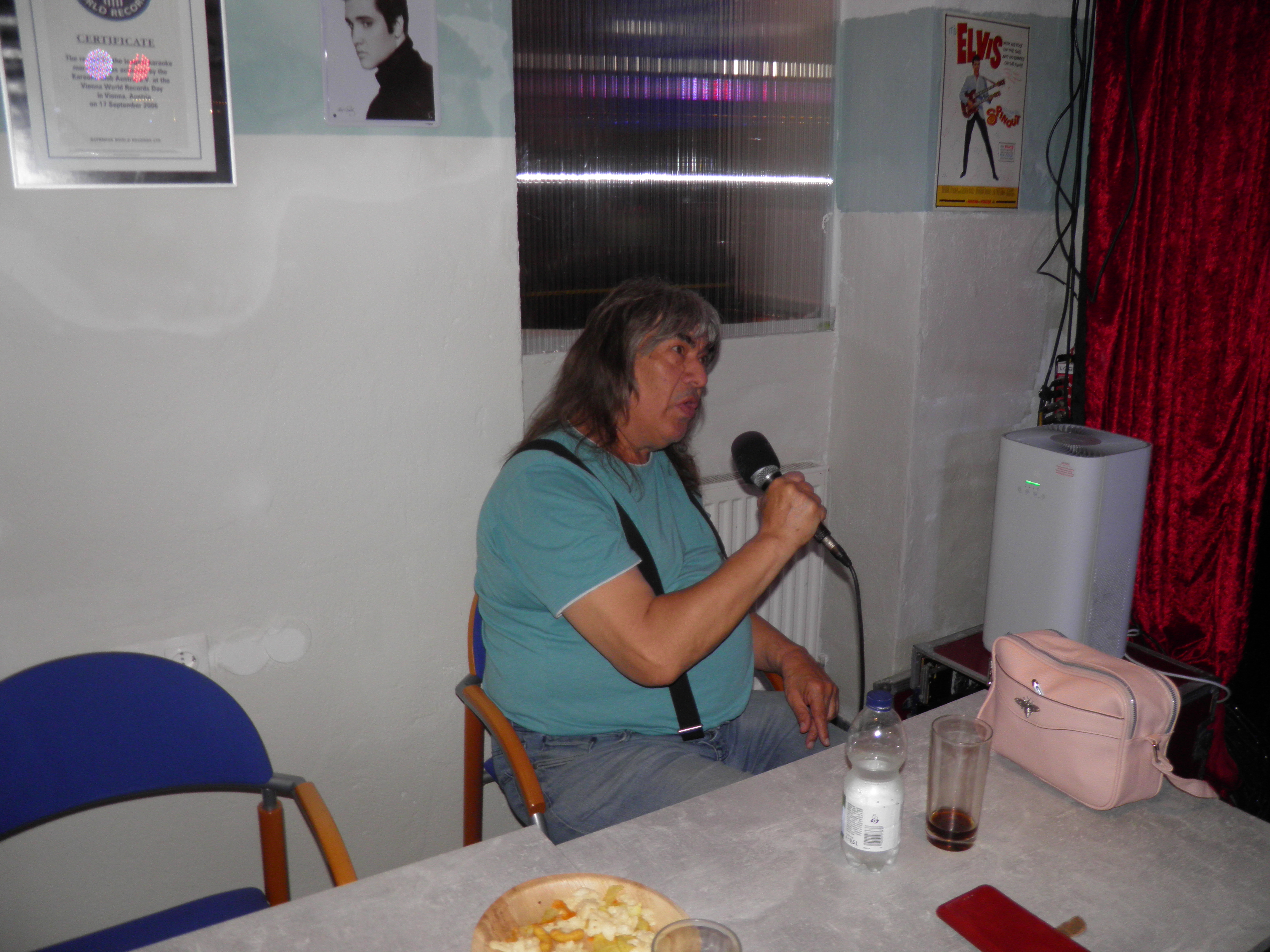 ../clientdata/karaokeclub/photos/vormonat/images/178101244222.JPG ../clientdata/karaokeclub/photos/vormonat/images/178101244222.JPG